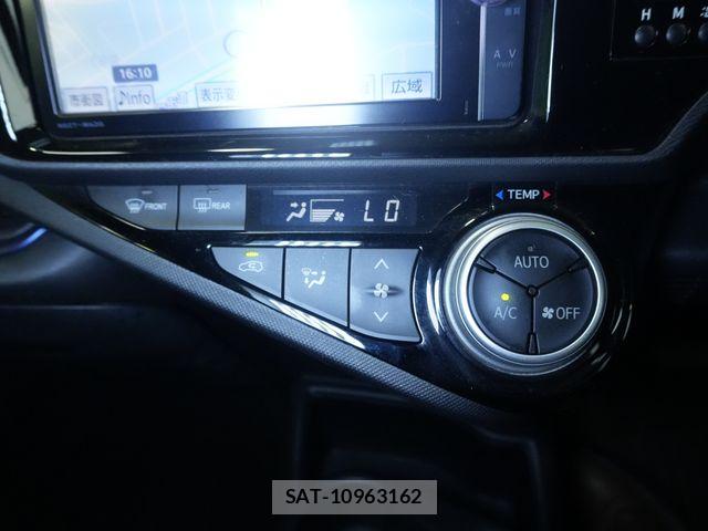 Toyota AQUA 2015-03 8034381-12