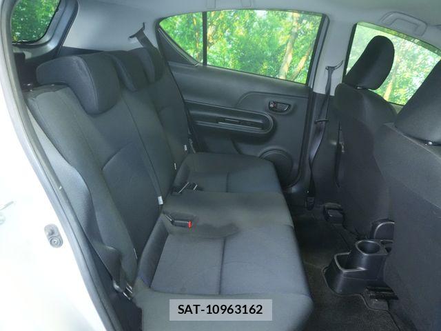 Toyota AQUA 2015-03 8034381-24