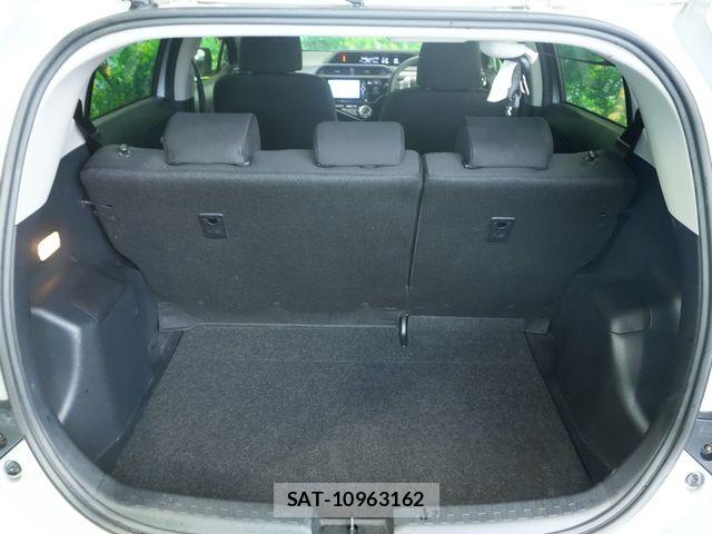 Toyota AQUA 2015-03 8034381-27