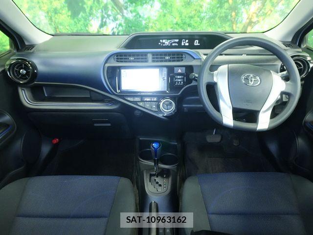 Toyota AQUA 2015-03 8034381-5
