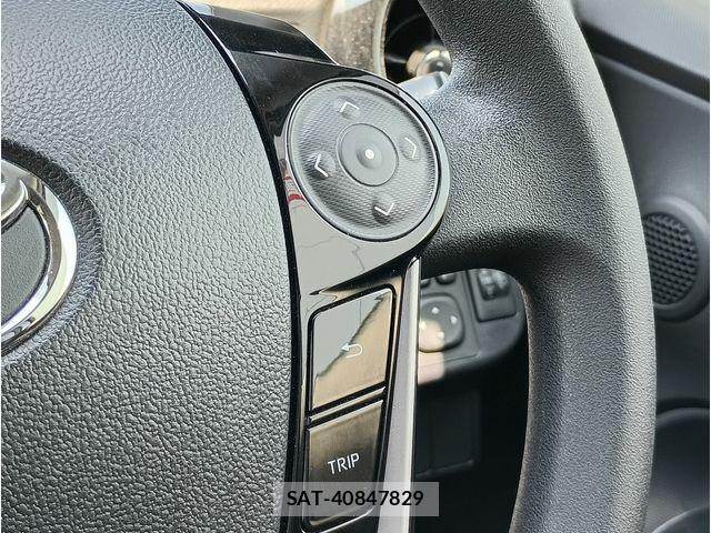 Toyota AQUA 2021-06 8034382-15