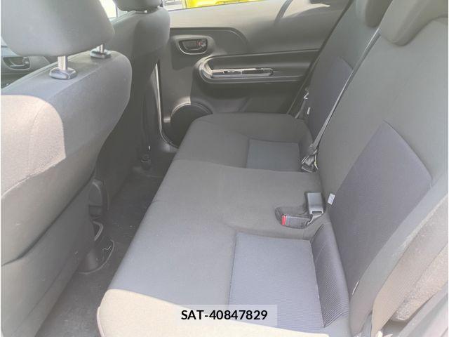 Toyota AQUA 2021-06 8034382-17