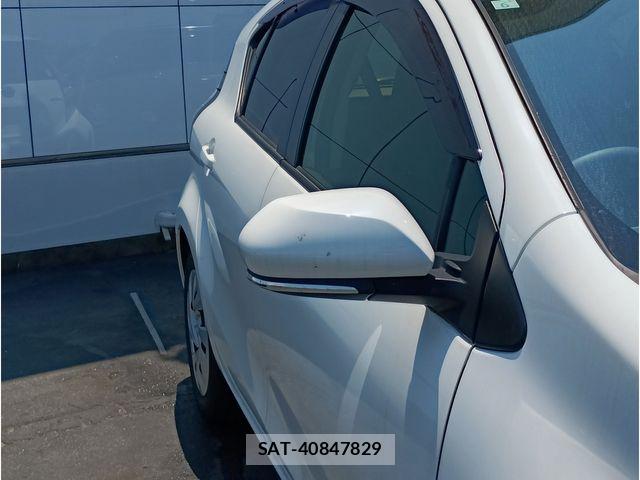 Toyota AQUA 2021-06 8034382-21
