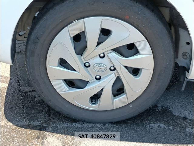 Toyota AQUA 2021-06 8034382-23