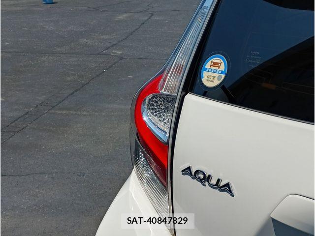 Toyota AQUA 2021-06 8034382-25