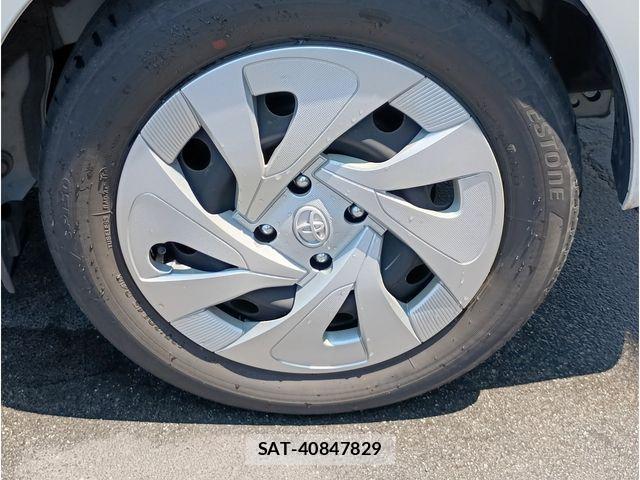 Toyota AQUA 2021-06 8034382-26