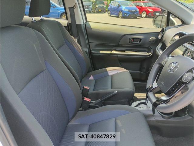 Toyota AQUA 2021-06 8034382-8