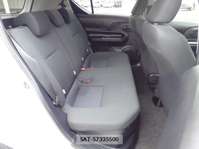 Toyota AQUA 2021-01 8034379-15