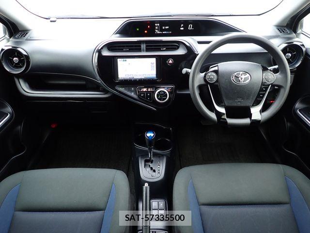 Toyota AQUA 2021-01 8034379-1