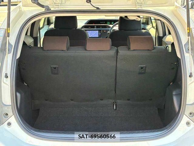 Toyota AQUA 2013-07 8034383-18