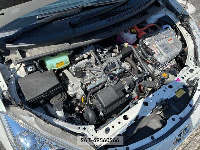 Toyota AQUA 2013-07 8034383-28
