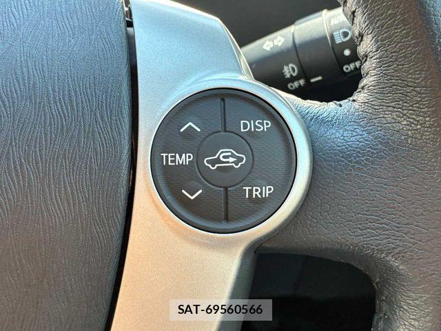 Toyota AQUA 2013-07 8034383-6