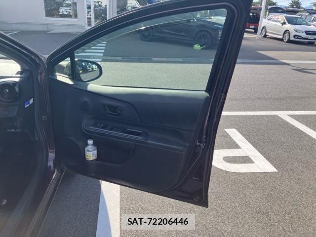 Toyota AQUA 2015-08 8034417-10
