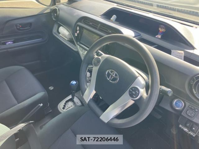 Toyota AQUA 2015-08 8034417-11