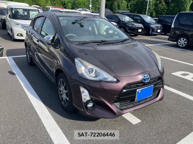Toyota AQUA 2015-08 8034417-1