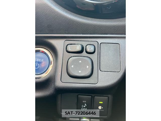 Toyota AQUA 2015-08 8034417-19