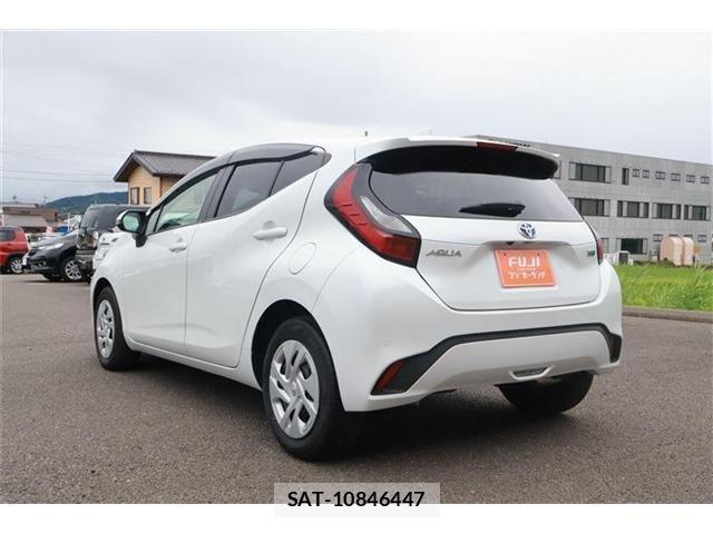 Toyota AQUA 2023-06 8034363-17