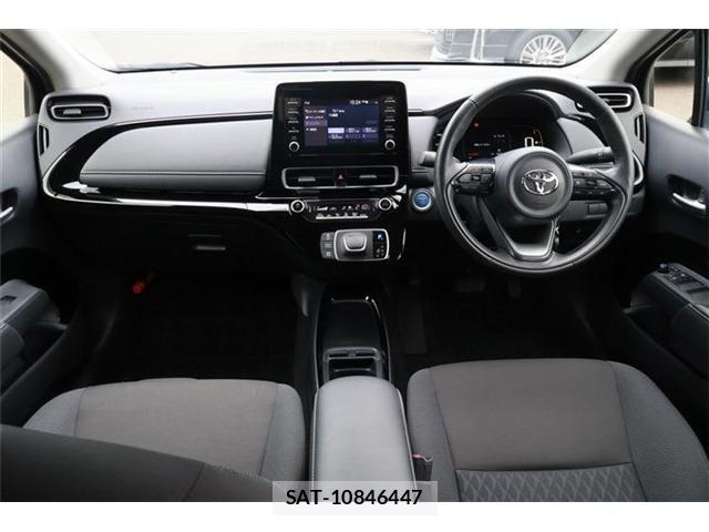 Toyota AQUA 2023-06 8034363-1