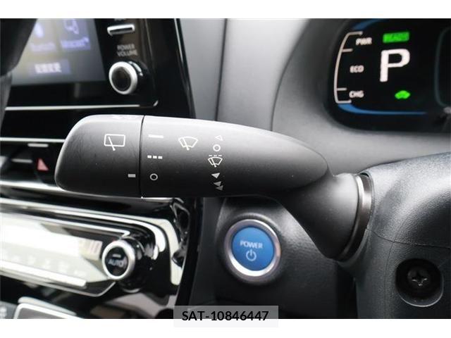 Toyota AQUA 2023-06 8034363-23