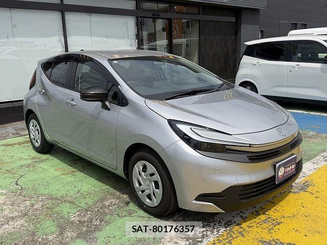 Toyota AQUA 2025-12 8034357-9
