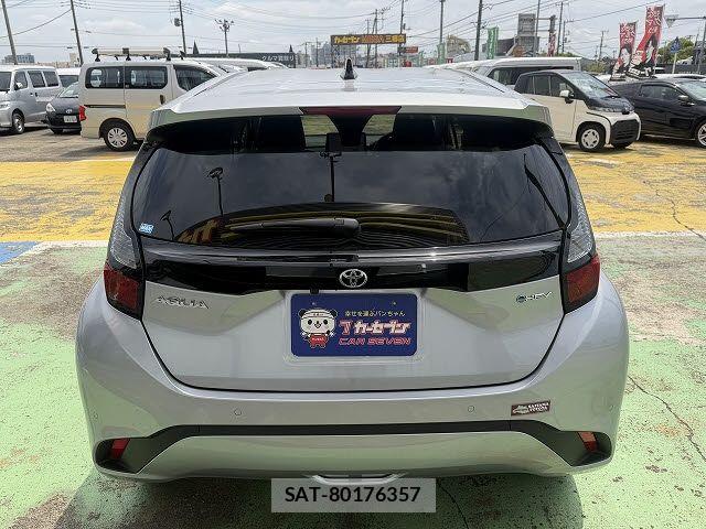 Toyota AQUA 2025-12 8034357-10