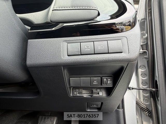 Toyota AQUA 2025-12 8034357-19