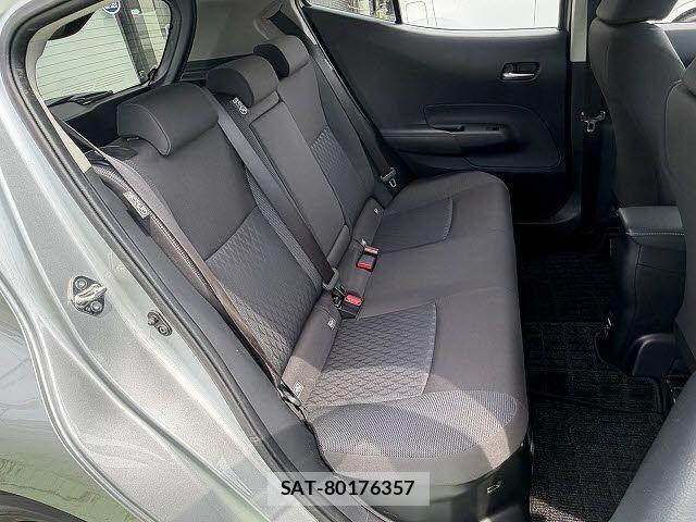 Toyota AQUA 2025-12 8034357-4