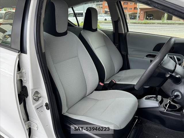 Toyota AQUA 2013-05 8034422-15