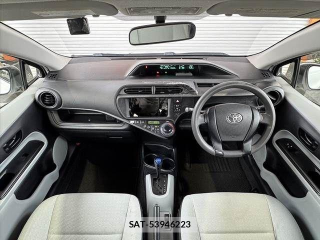 Toyota AQUA 2013-05 8034422-1
