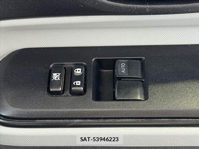 Toyota AQUA 2013-05 8034422-26