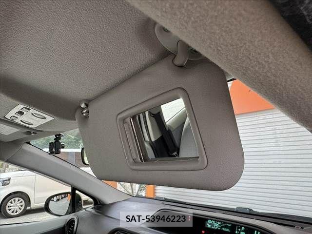 Toyota AQUA 2013-05 8034422-27