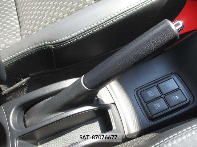 Toyota AQUA 2015-06 8034377-14