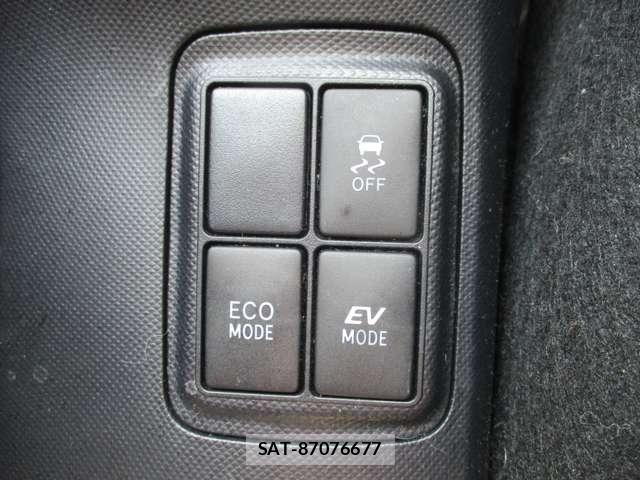Toyota AQUA 2015-06 8034377-25