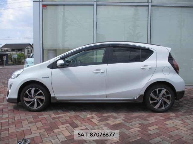 Toyota AQUA 2015-06 8034377-2