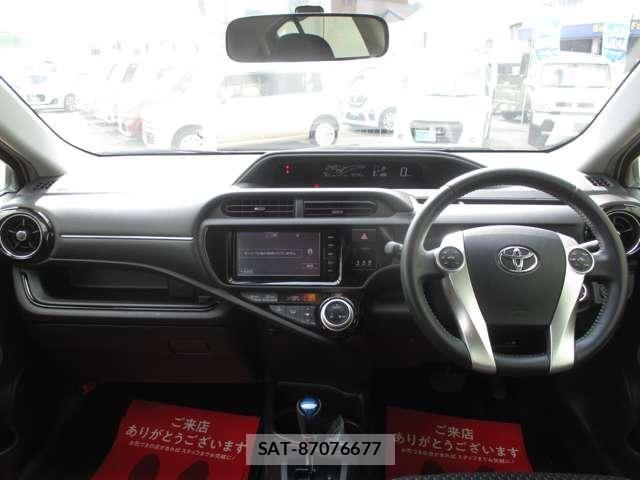 Toyota AQUA 2015-06 8034377-6