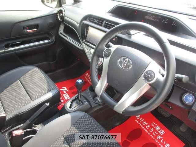 Toyota AQUA 2015-06 8034377-7