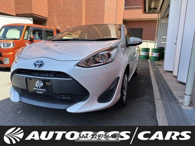 Toyota AQUA 2018-04 8034375-0