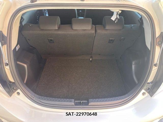 Toyota AQUA 2018-04 8034375-13