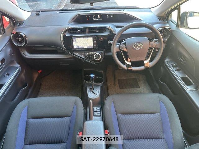 Toyota AQUA 2018-04 8034375-19