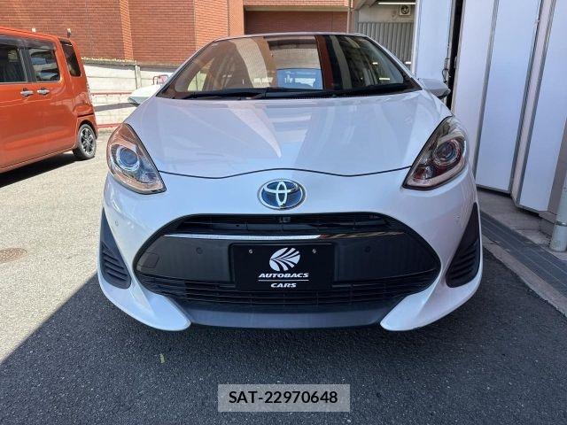 Toyota AQUA 2018-04 8034375-3