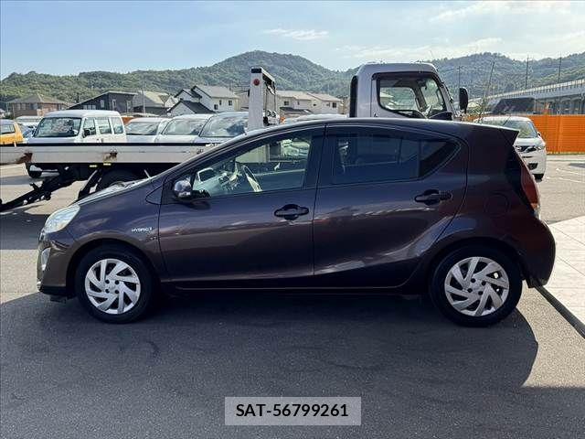 Toyota AQUA 2016-05 8034400-11