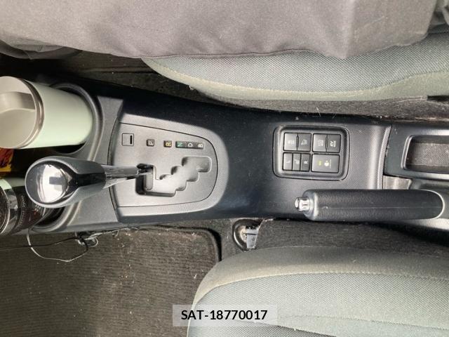 Toyota AQUA 2018-04 8034392-18