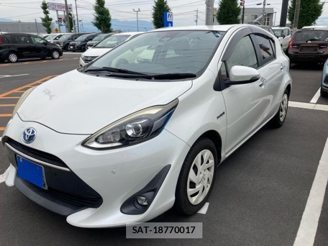Toyota AQUA 2018-04 8034392-1