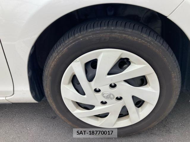 Toyota AQUA 2018-04 8034392-6