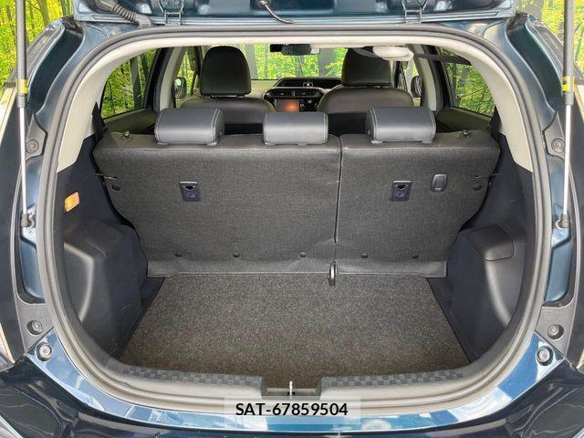 Toyota AQUA 2018-05 8034372-9