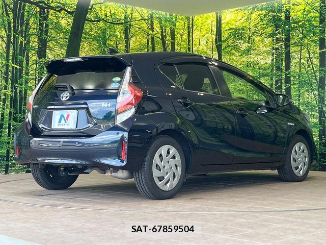 Toyota AQUA 2018-05 8034372-16