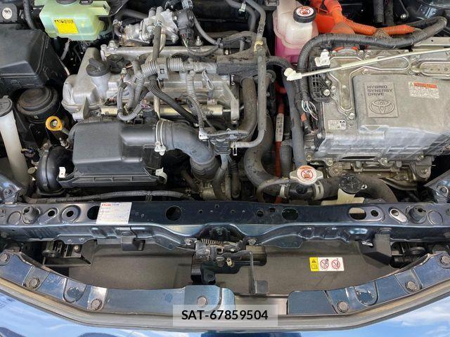 Toyota AQUA 2018-05 8034372-17