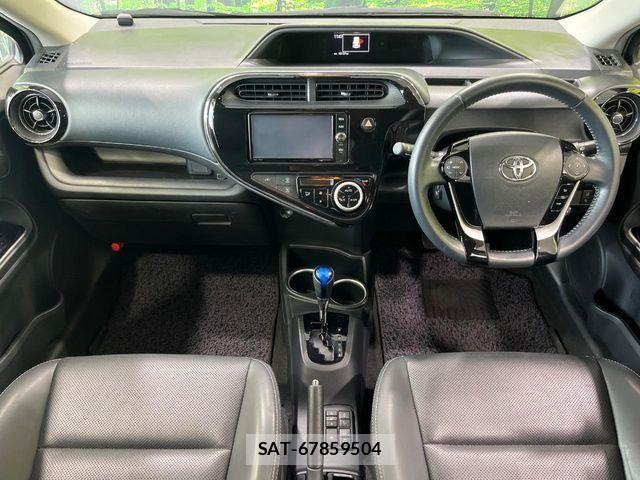 Toyota AQUA 2018-05 8034372-1