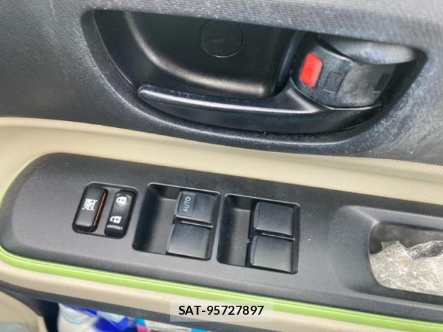 Toyota AQUA 2012-03 8034423-9