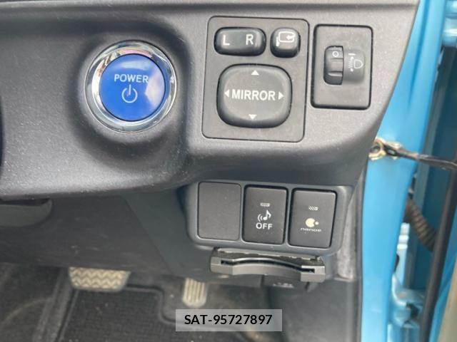 Toyota AQUA 2012-03 8034423-10